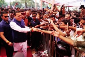 सीएम धामी ने डीएवी पीजी कॉलेज, देहरादून में आयोजित छात्रसंघ समारोह में किया प्रतिभाग, छात्र-छात्राओं को किया संबोधित